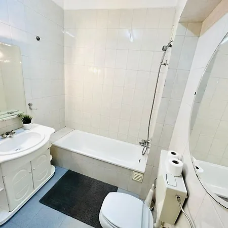 Rooms, Location For Tourists