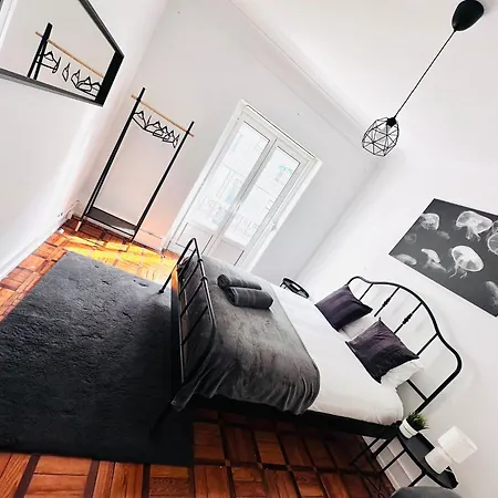 Rooms, Location For Tourists *
